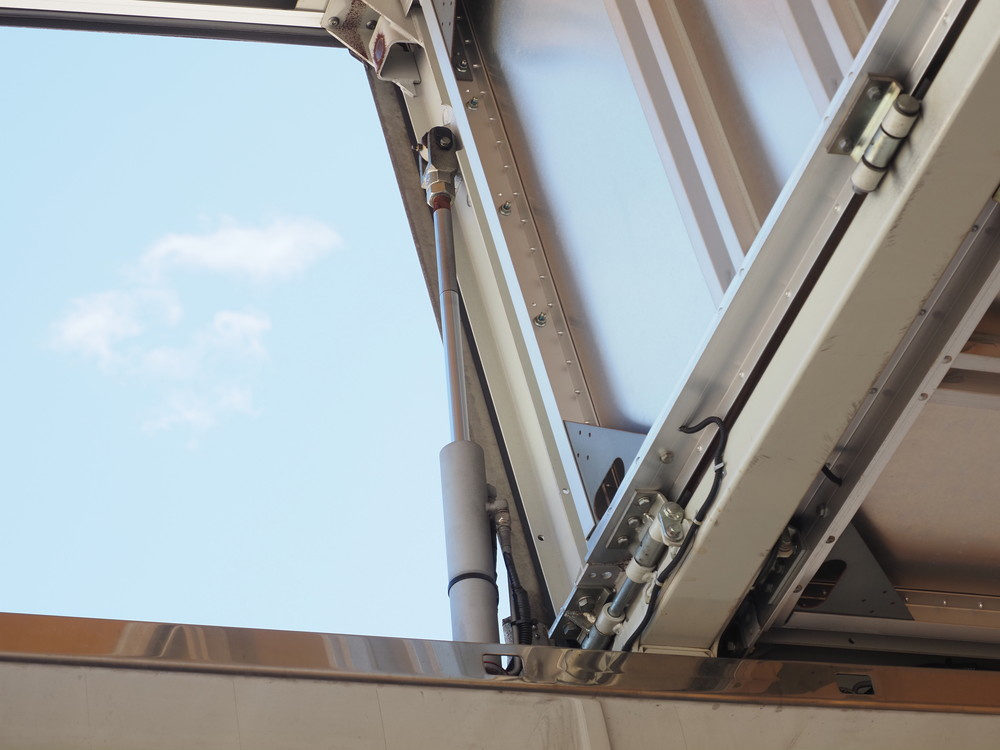 いすゞ ギガ ウイング車 大型 QPG-CYJ77B 年式 H28[写真13]