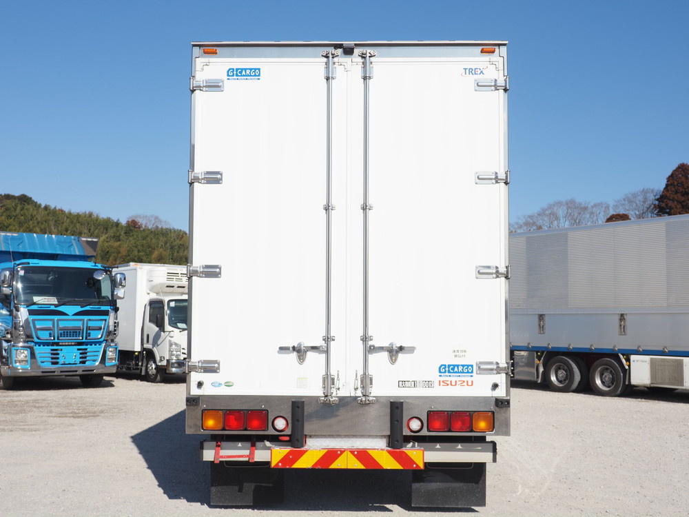 いすゞ ギガ ウイング車 大型 QPG-CYJ77B 年式 H28[写真06]