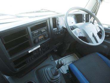 いすゞ  ウイング車 大型 QKG-CYJ77B 年式 H28[写真31]