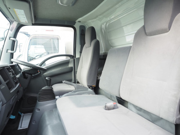 いすゞ エルフ バン車 小型 TKG-NPR85AN 年式 H26[写真28]