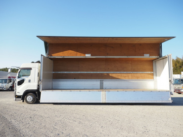 いすゞ ギガ ウイング車 大型 QKG-CYJ77B 年式 H28 [写真18]