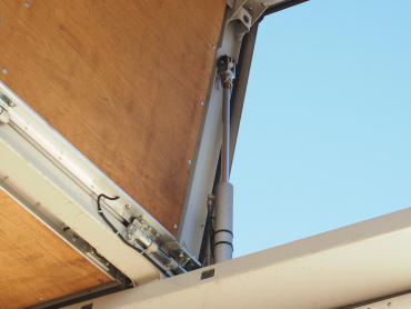 いすゞ ギガ ウイング車 大型 QKG-CYJ77B 年式 H28 [写真20]