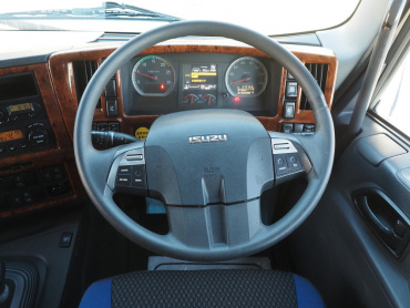 いすゞ ギガ ウイング車 大型 QKG-CYJ77B 年式 H28 [写真32]