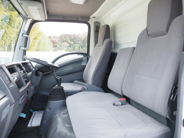 いすゞ エルフ バン車 小型 TKG-NMR85AN 年式 H26[写真28]