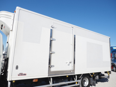 三菱ふそう ファイター 冷凍バン 中型 TKG-FK64F 年式 H27[写真11]