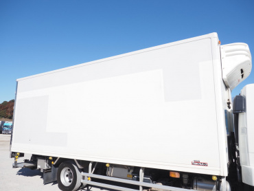 三菱ふそう ファイター 冷凍バン 中型 TKG-FK64F 年式 H27[写真09]