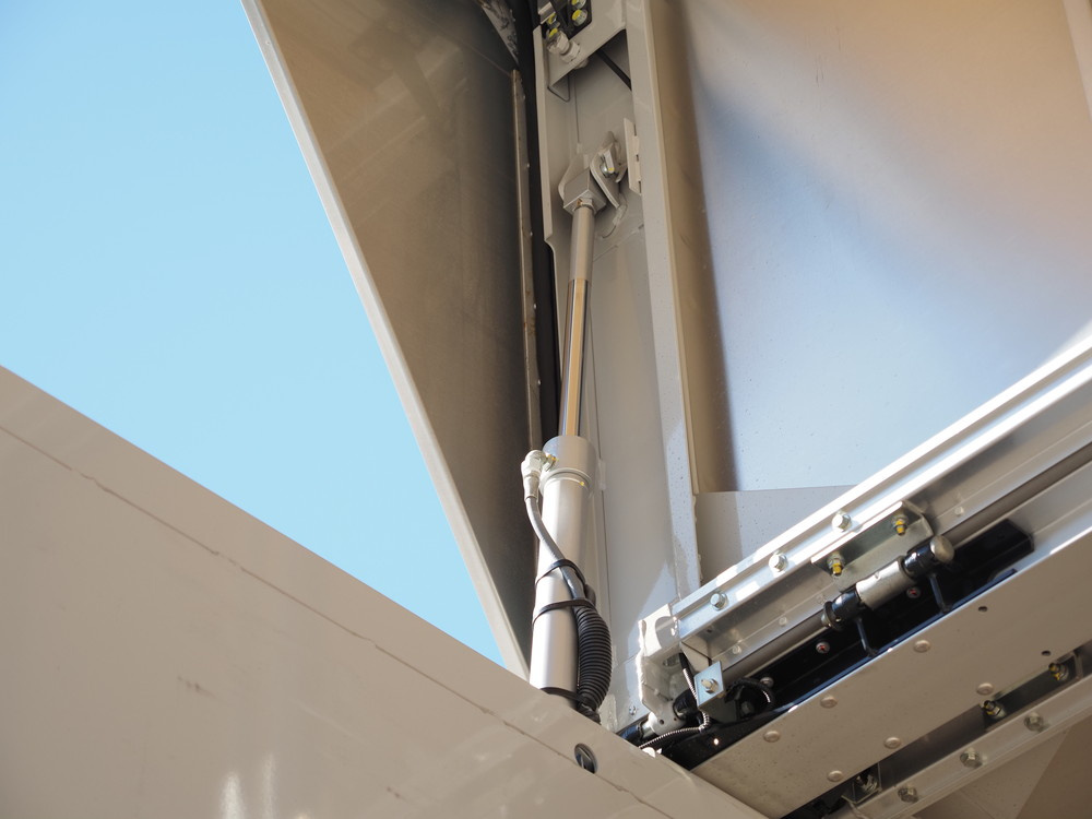 いすゞ フォワード ウイング車 中型 2RG-FRR90S2 年式 R1[写真17]