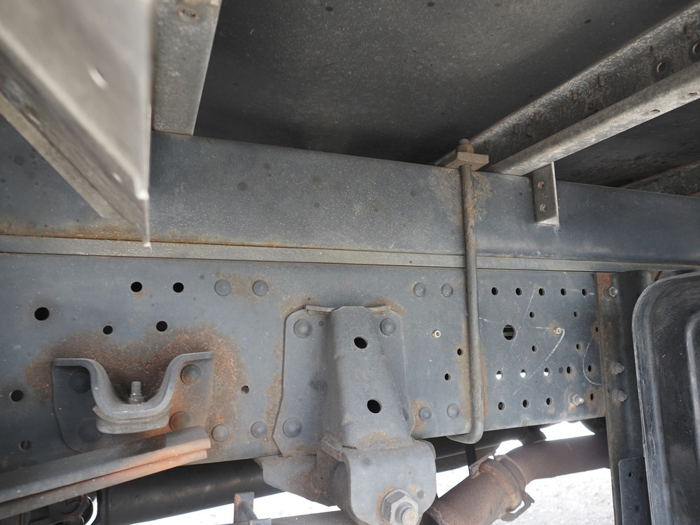 いすゞ エルフ バン車 小型 TRG-NPR85AN 年式 H28[写真33]