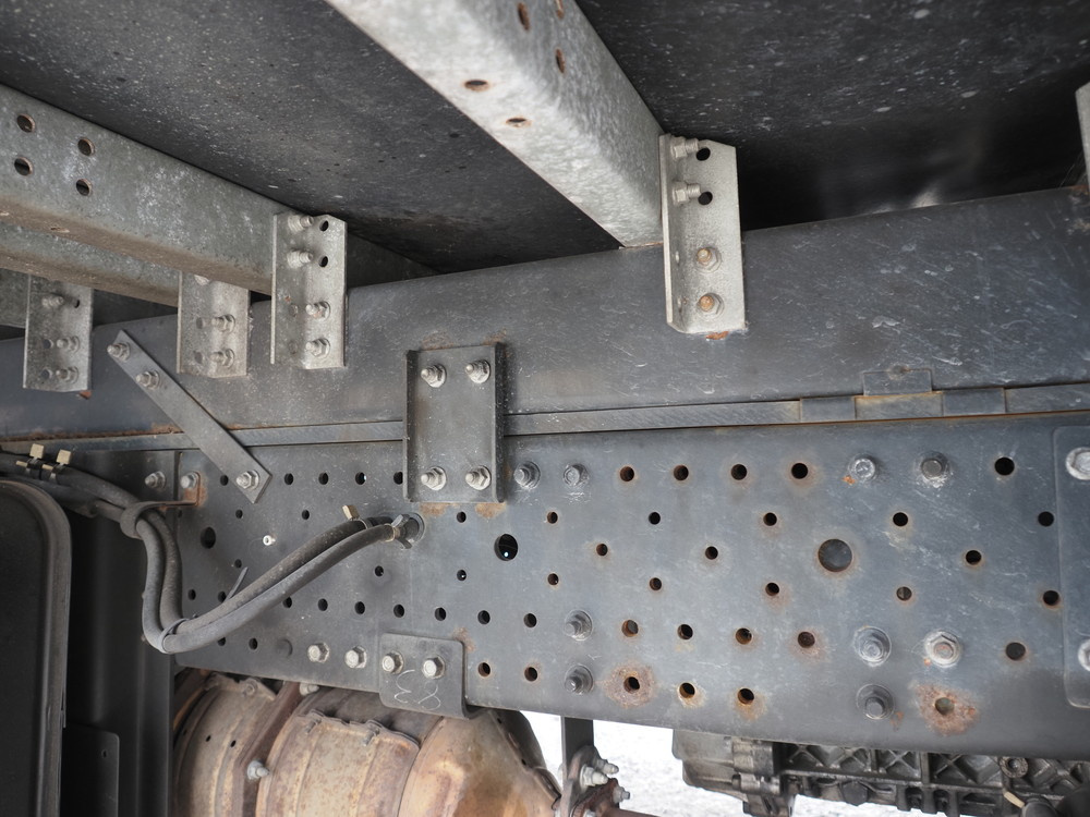 いすゞ エルフ バン車 小型 TRG-NPR85AN 年式 H28[写真32]