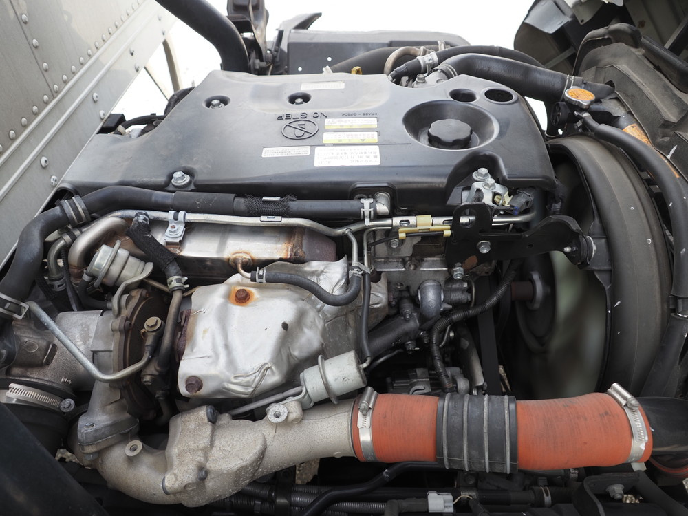 いすゞ エルフ バン車 小型 TRG-NPR85AN 年式 H28[写真35]