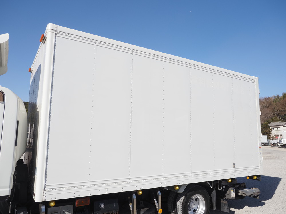 いすゞ エルフ バン車 小型 TRG-NPR85AN 年式 H28[写真11]