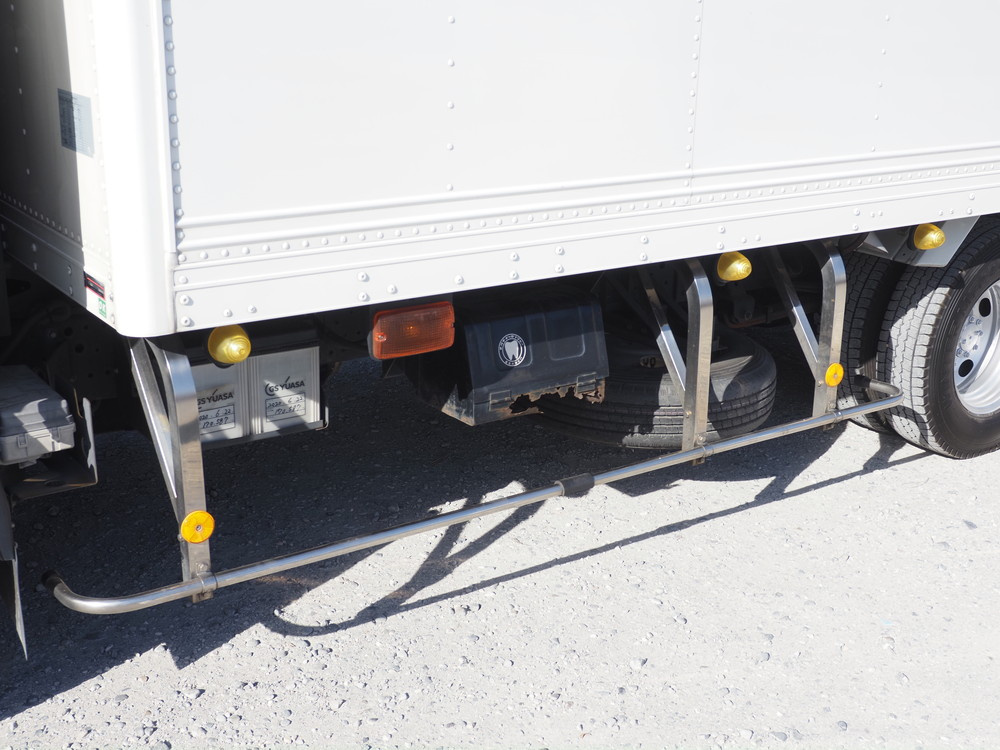 いすゞ エルフ バン車 小型 TRG-NPR85AN 年式 H28[写真12]