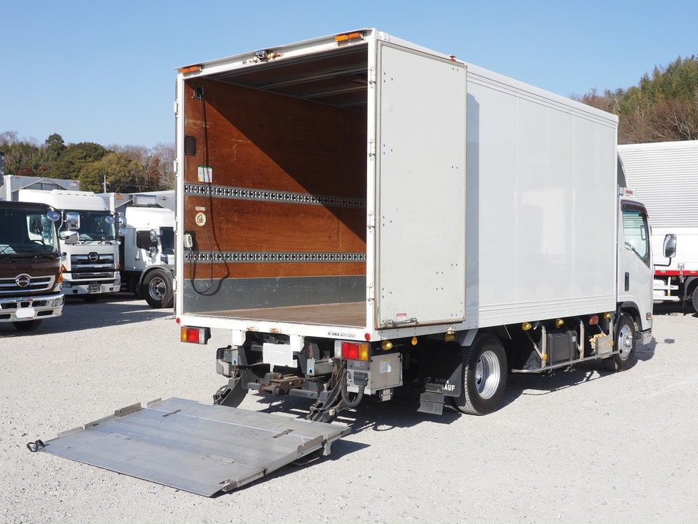 いすゞ エルフ バン車 小型 TRG-NPR85AN 年式 H28[写真16]