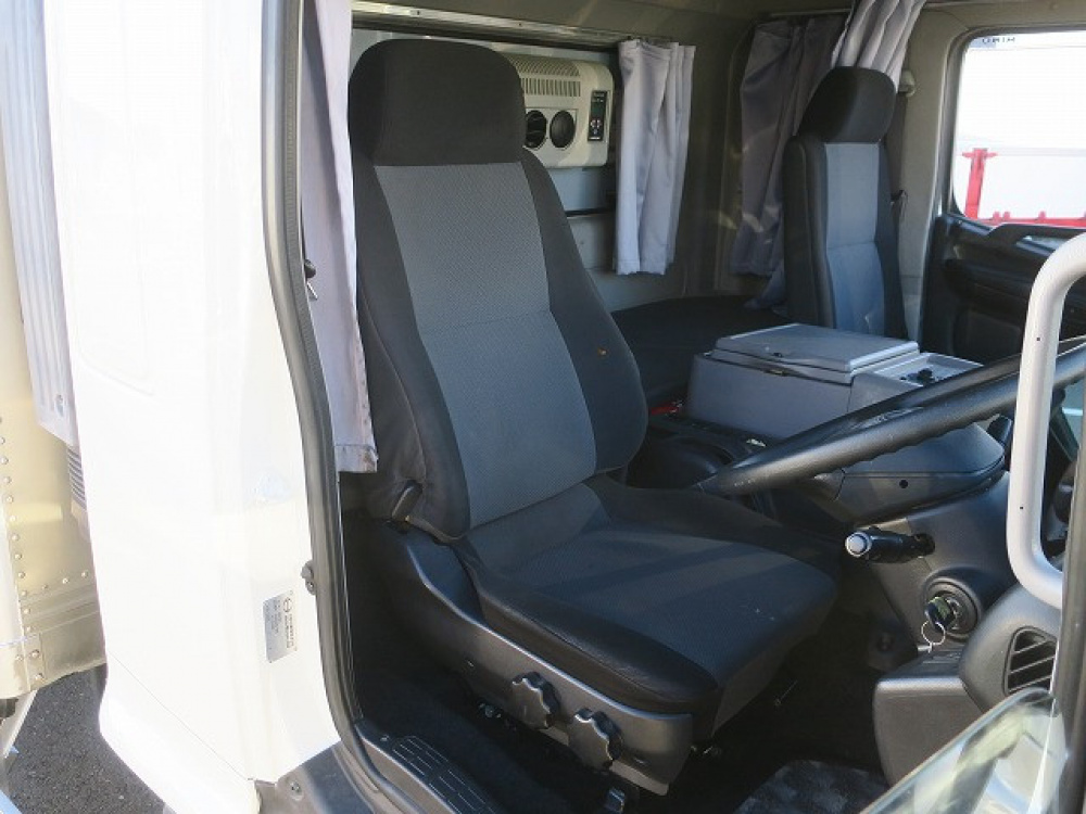 日野 レンジャー バン車 中増t QKG-FE7JUAG 年式 H28[写真04]