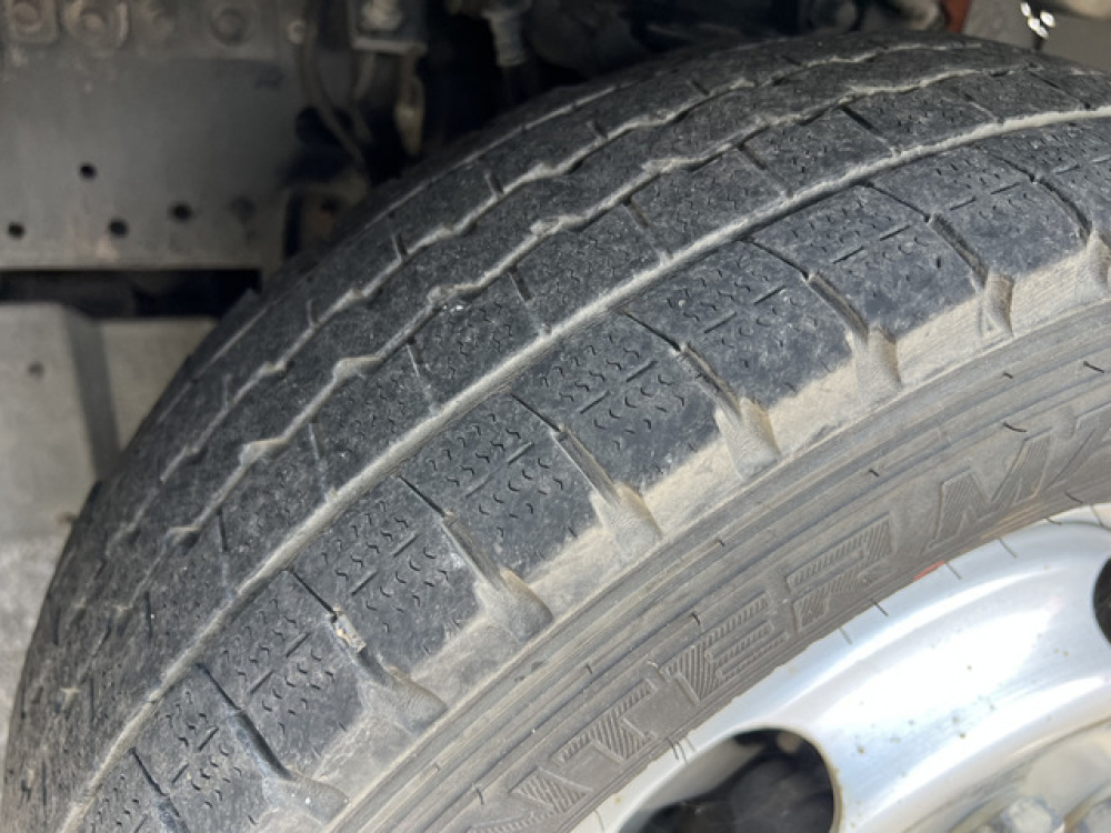 いすゞ エルフ バン車 小型 TRG-NLR85AN 年式 H29[写真20]