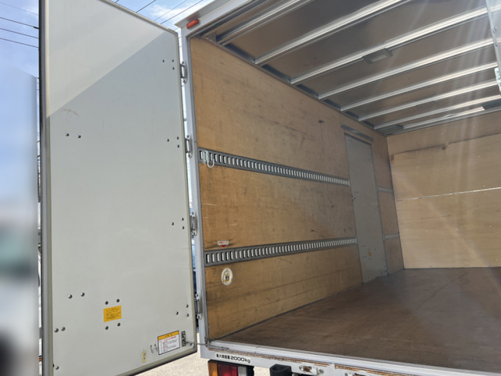 いすゞ エルフ バン車 小型 TRG-NLR85AN 年式 H29[写真09]