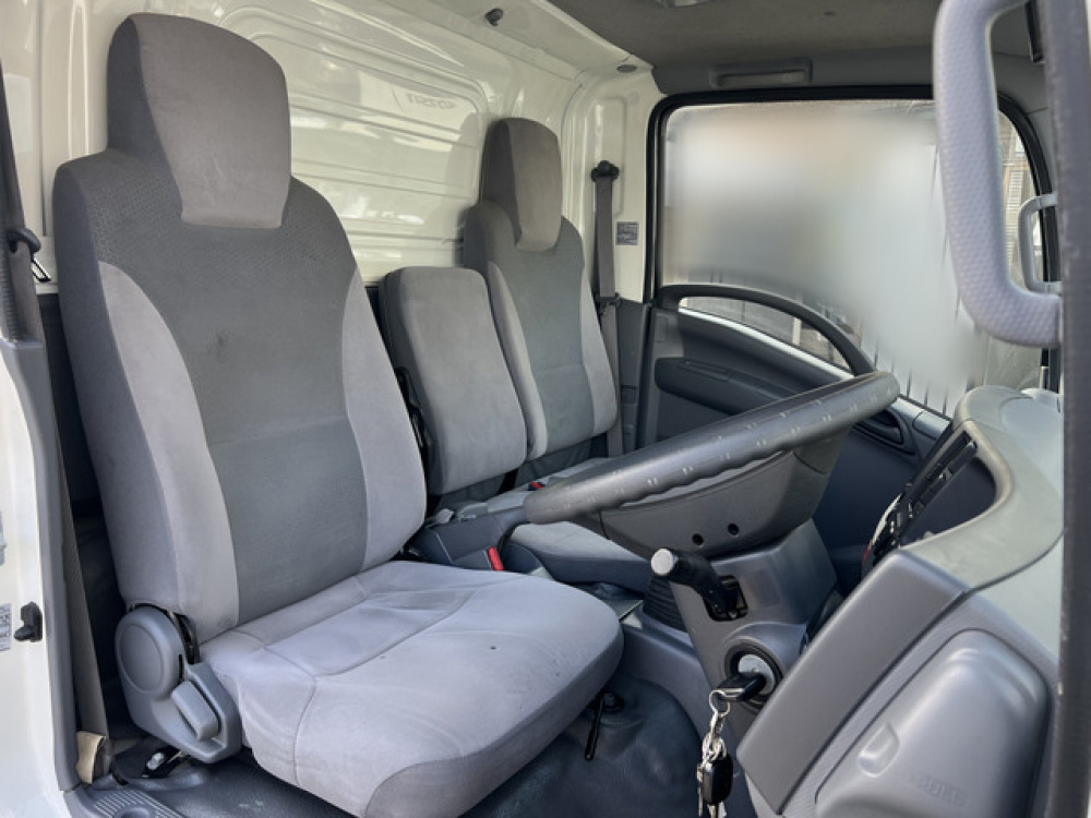 いすゞ エルフ バン車 小型 TRG-NLR85AN 年式 H29[写真11]