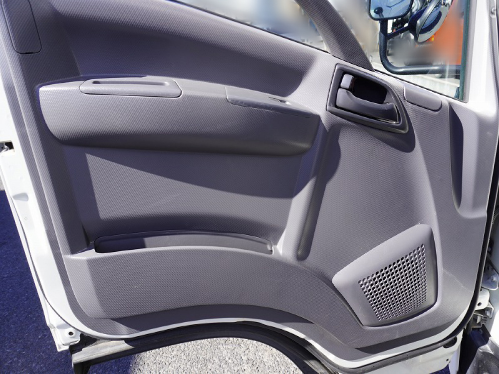 いすゞ エルフ バン車 小型 TPG-NLR85AN 年式 R1[写真25]