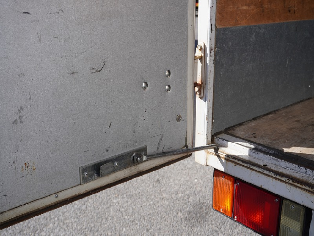 いすゞ エルフ バン車 小型 TPG-NLR85AN 年式 R1[写真13]