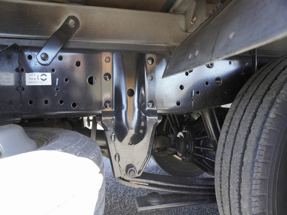 いすゞ エルフ バン車 小型 TPG-NLR85AN 年式 R1[写真28]