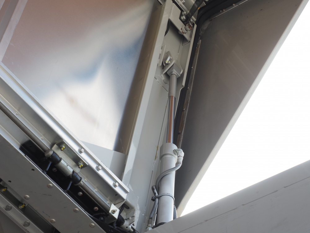 日野 レンジャー ウイング車 中型 2KG-FD2ABA 年式 H30[写真11]