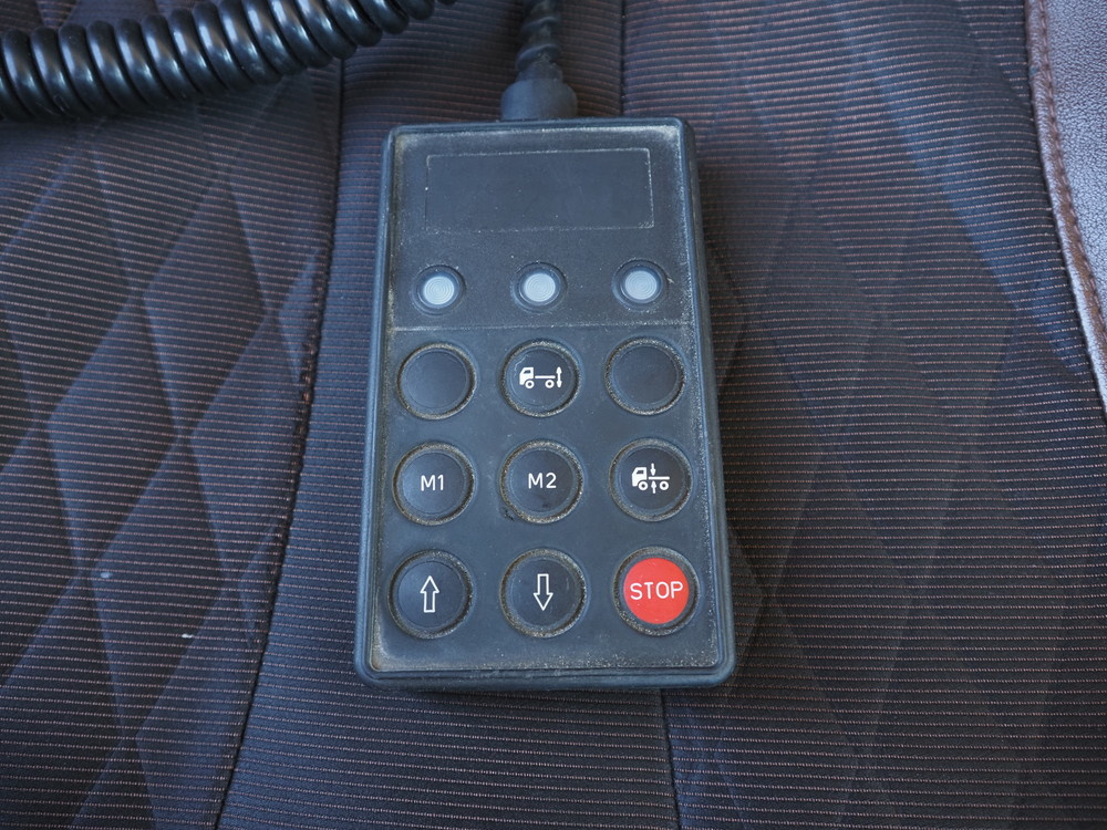 日野 プロフィア 平ボディ 大型 2DG-FR1AHG 年式 H30[写真32]