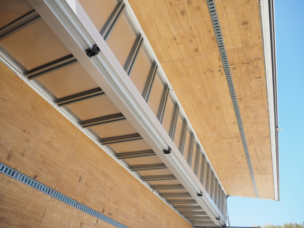 日野 プロフィア ウイング車 大型 2DG-FW1AHG 年式 H30[写真19]