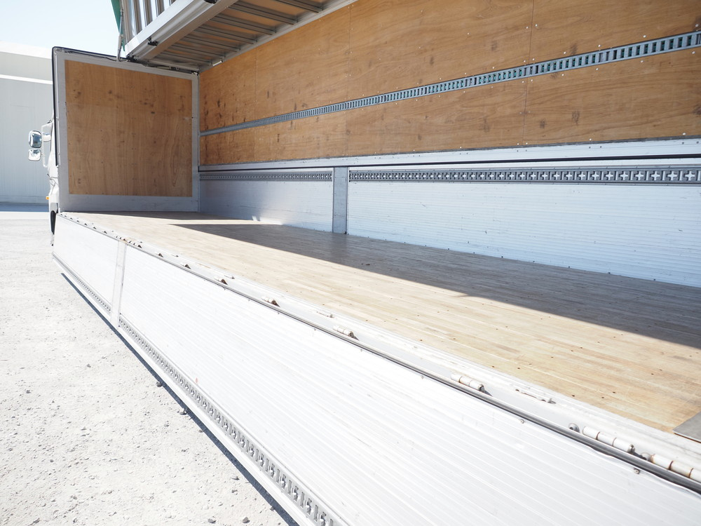 日野 プロフィア ウイング車 大型 2DG-FW1AHG 年式 H30[写真17]