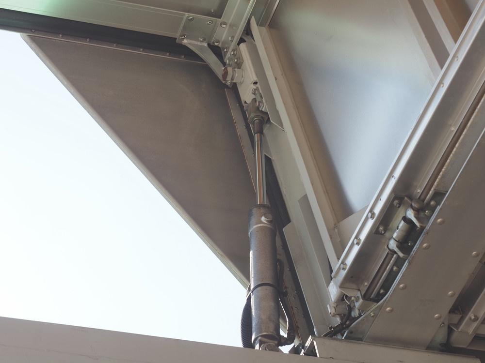 いすゞ ギガ ウイング車 大型 LKG-CYJ77A 年式 H24[写真05]