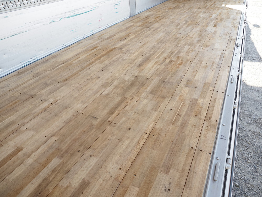 いすゞ ギガ ウイング車 大型 LKG-CYJ77A 年式 H24[写真10]