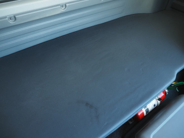 いすゞ フォワード 冷凍バン 中型 TKG-FRR90T2 年式 H28[写真30]