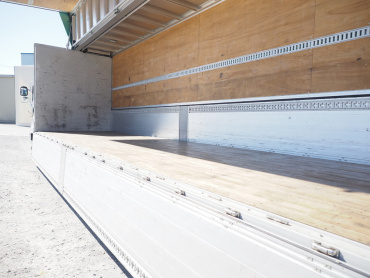 いすゞ  ウイング車 大型 2PG-CYJ77C 年式 R2[写真21]