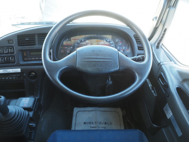 いすゞ ギガ ウイング車 大型 QKG-CYJ77A 年式 H27[写真26]