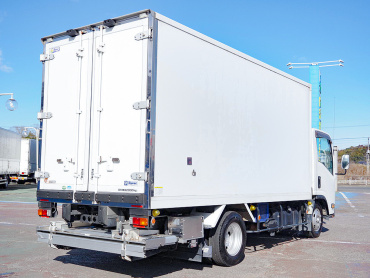 いすゞ エルフ 冷凍バン 小型 TPG-NMR85AN 年式 H28[写真04]