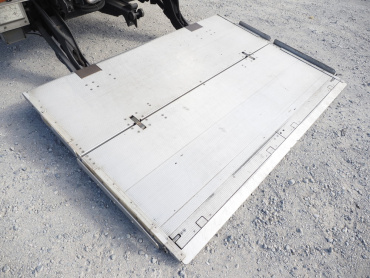 日野 レンジャー 冷凍バン 中型 TKG-FD9JLAG 年式 H29[写真17]