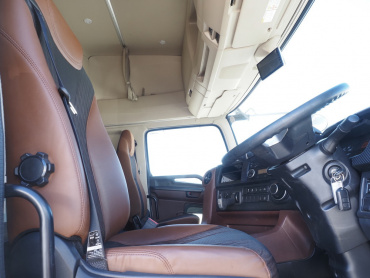 日野 プロフィア ウイング車 大型 2DG-FW1AHG 年式 R1 [写真32]