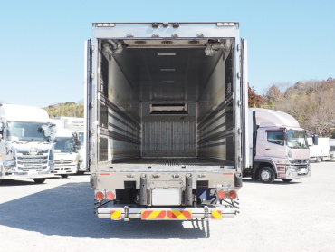 いすゞ ギガ 冷凍バン 大型 QKG-CYJ77A 年式 H27[写真15]