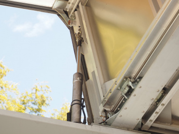 いすゞ ギガ ウイング車 大型 LKG-CYJ77A 年式 H24 [写真04]