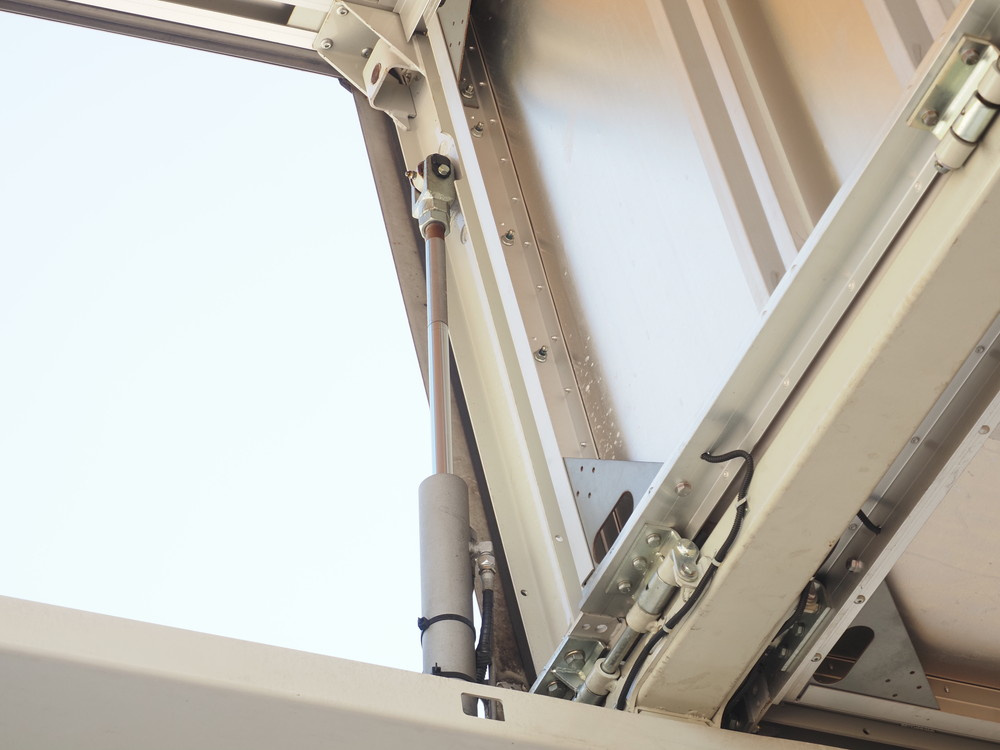 いすゞ ギガ ウイング車 大型 QKG-CYJ77B 年式 H29[写真14]