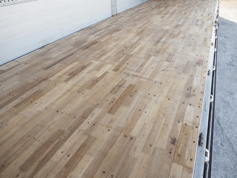 いすゞ ギガ ウイング車 大型 QKG-CYJ77B 年式 H29[写真24]