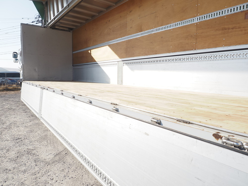 いすゞ ギガ ウイング車 大型 QKG-CYJ77B 年式 H29[写真21]