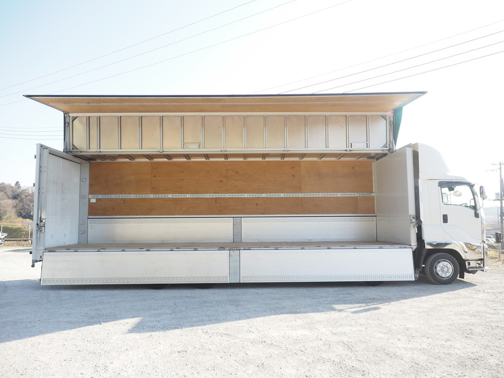 いすゞ ギガ ウイング車 大型 QKG-CYJ77B 年式 H29[写真12]