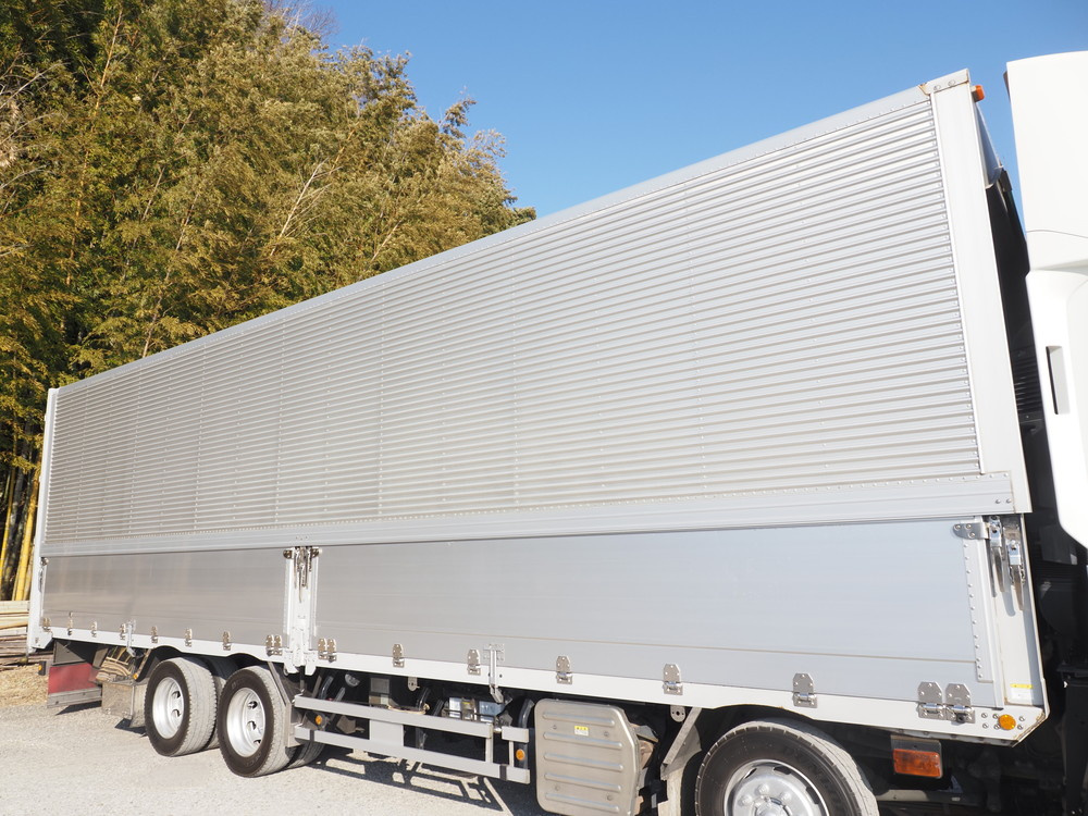 いすゞ ギガ ウイング車 大型 QKG-CYJ77B 年式 H29[写真11]