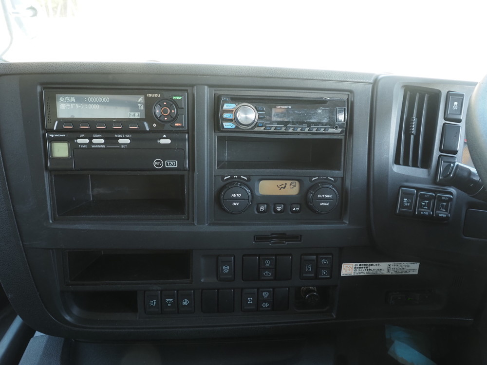 いすゞ ギガ ウイング車 大型 QKG-CYJ77B 年式 H29[写真35]