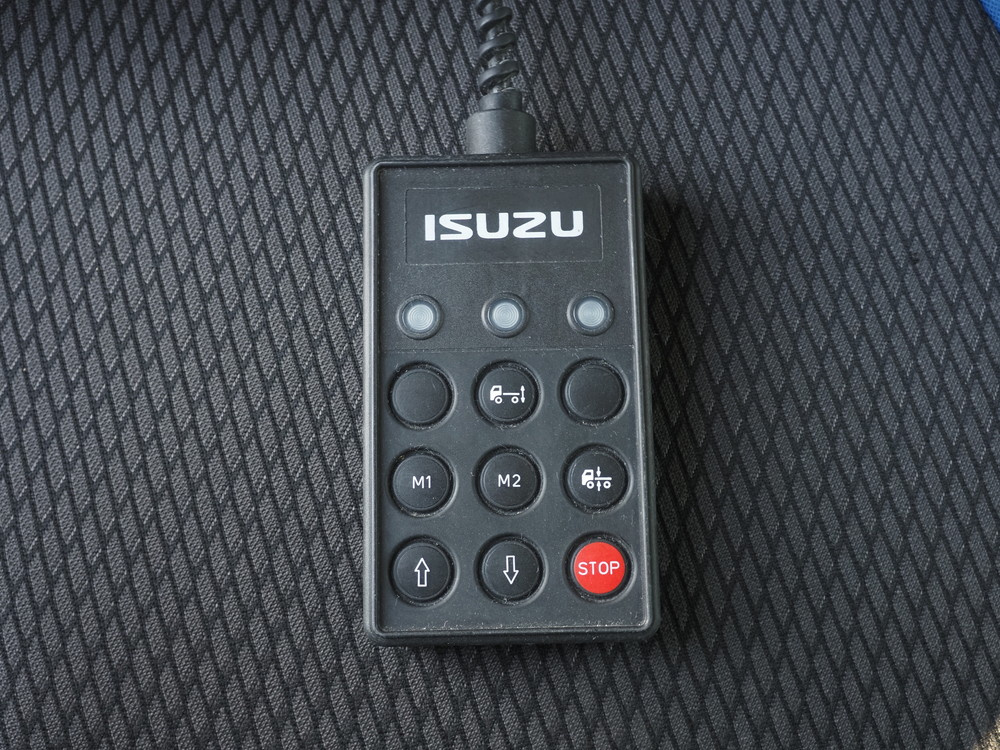 いすゞ ギガ ウイング車 大型 QKG-CYJ77B 年式 H29[写真37]