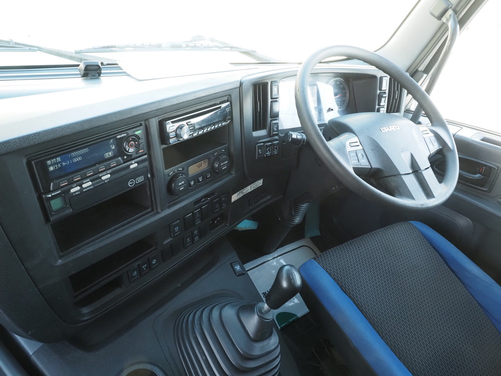 いすゞ ギガ ウイング車 大型 QKG-CYJ77B 年式 H29[写真33]