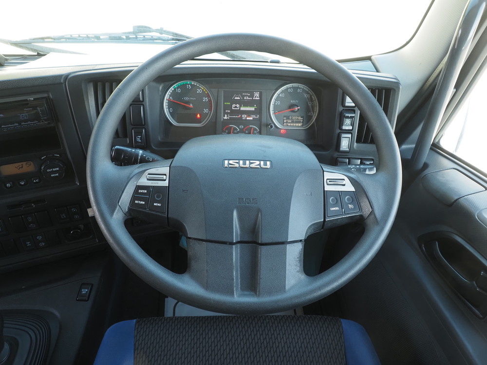 いすゞ ギガ ウイング車 大型 QKG-CYJ77B 年式 H29[写真32]