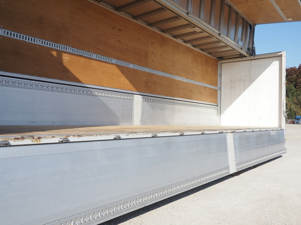 いすゞ ギガ ウイング車 大型 QKG-CYJ77B 年式 H29[写真22]