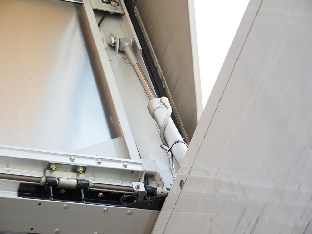 いすゞ フォワード ウイング車 中型 TKG-FRR90S2 年式 H28[写真11]