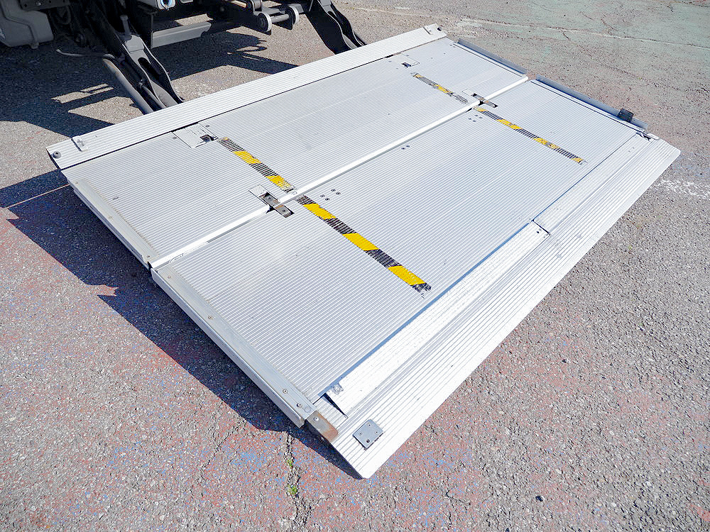 いすゞ フォワード ウイング車 中型 TKG-FRR90S2 年式 H28[写真27]